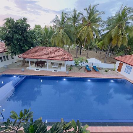 Blue Kite Family Resort Kalpitiya Bagian luar foto