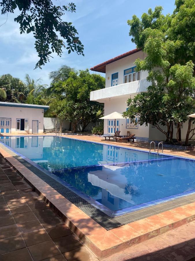 Blue Kite Family Resort Kalpitiya Bagian luar foto